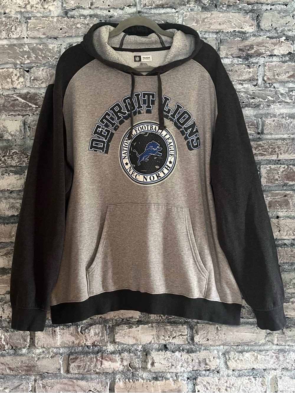 Detroit Lions Gray & Black Pullover Hoodie Official Team Design embroidered Lion